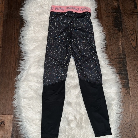 Stylish Nike Leggings - Picture 5 of 5